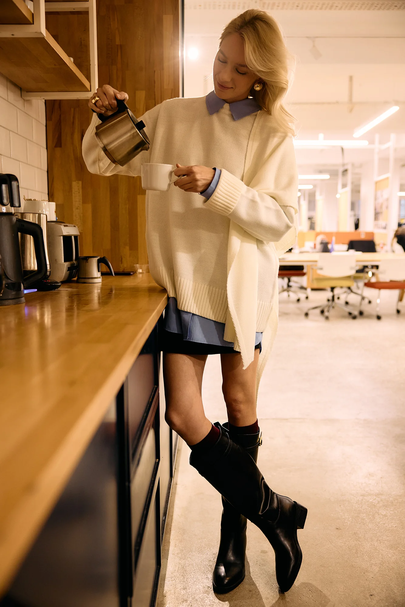 ATTACHED SCARF KNIT SWEATER - Image 2