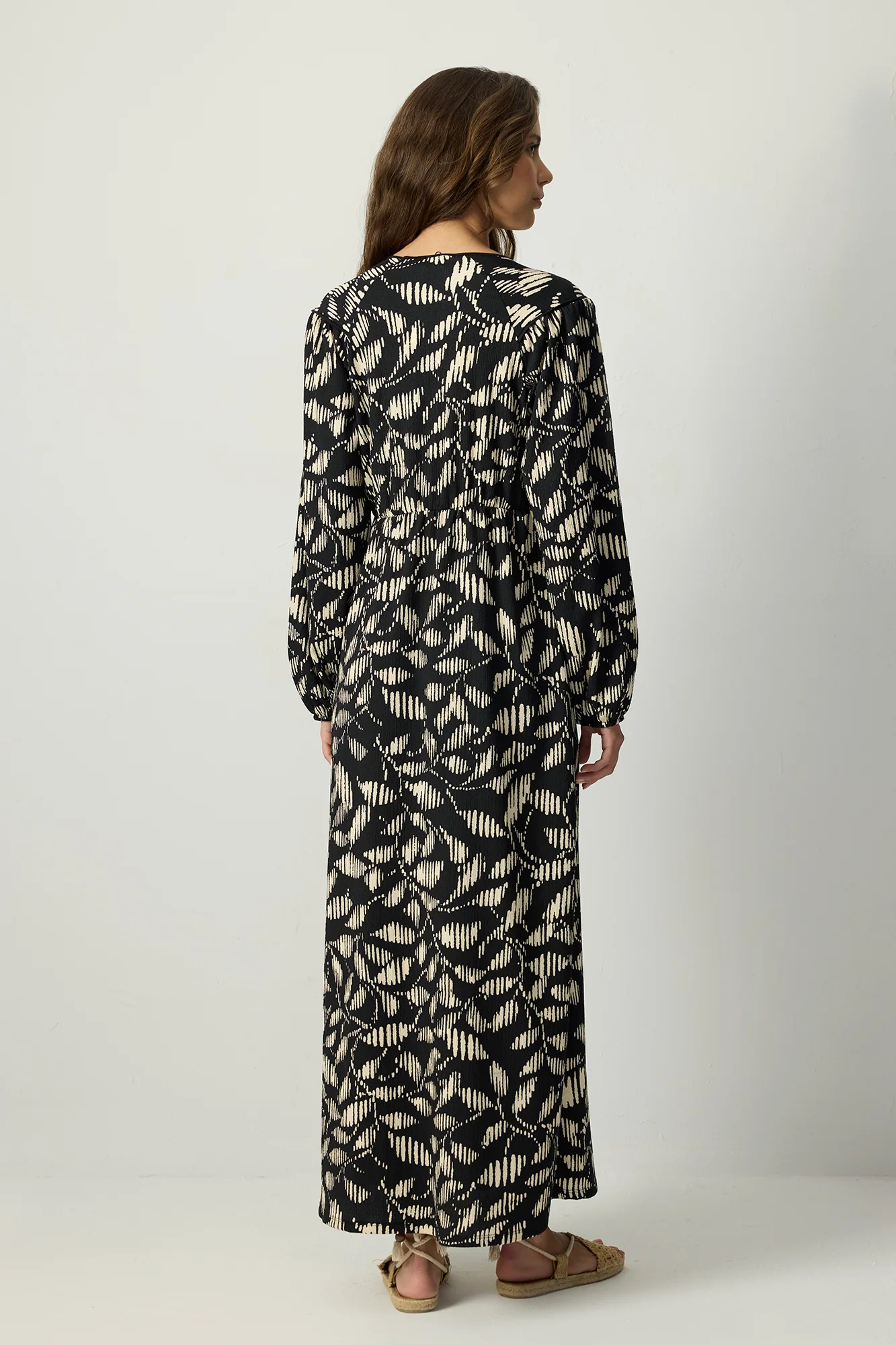 PATTERNED DRESS WITH ELASTIC WAIST - Image 4