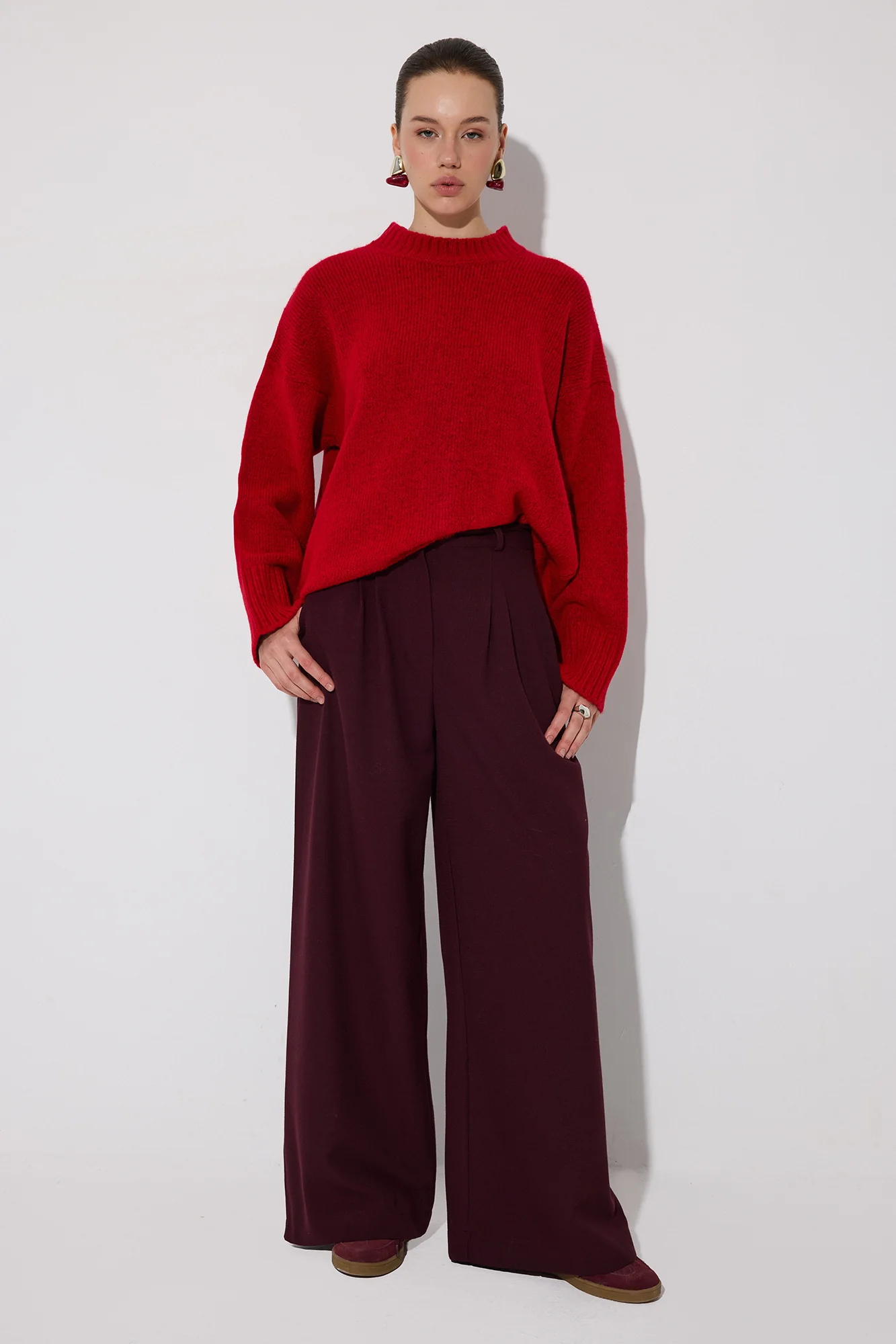 WIDE-LEG TROUSERS WITH POCKETS