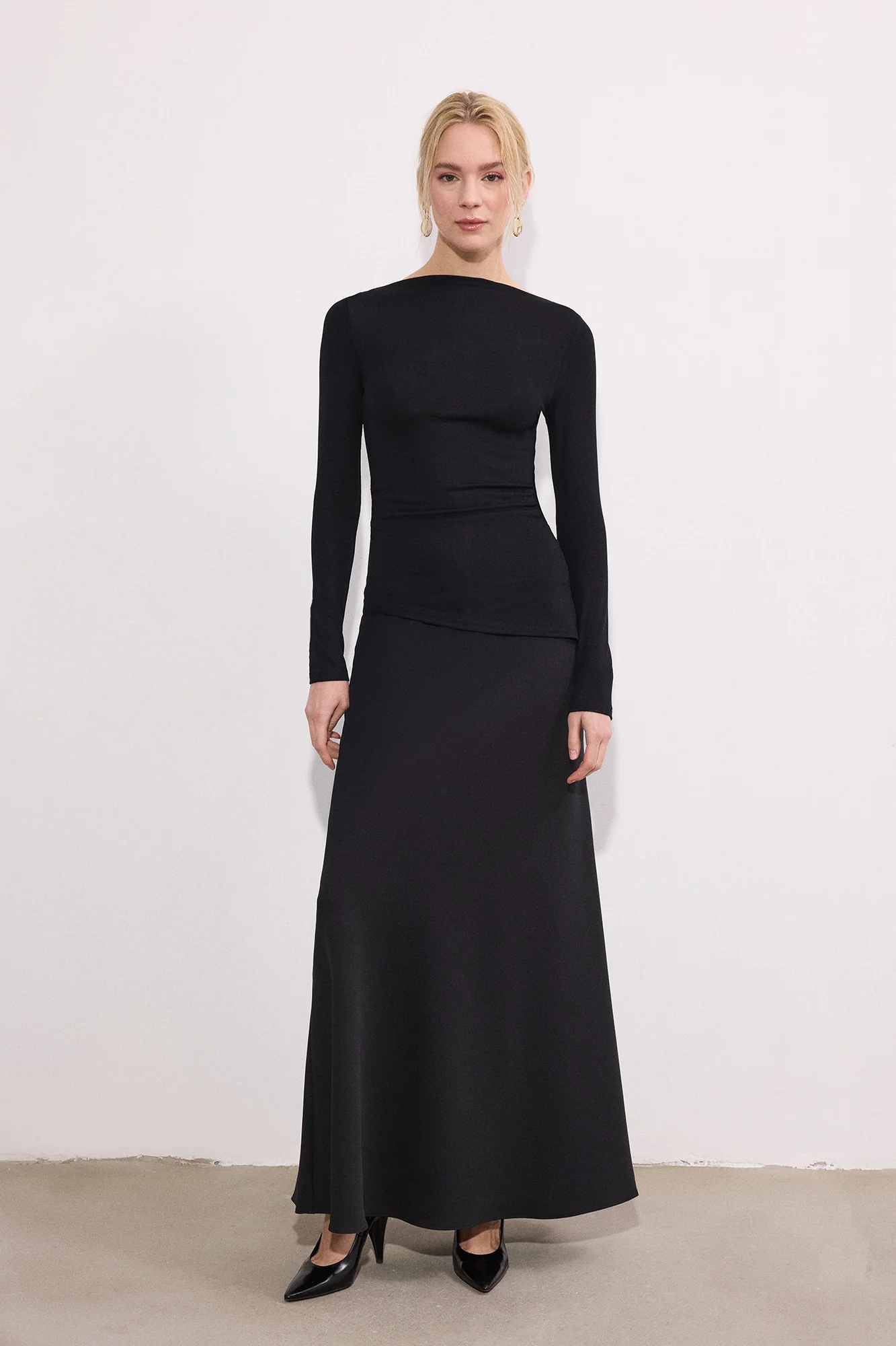 SİDE DRAPED BODY