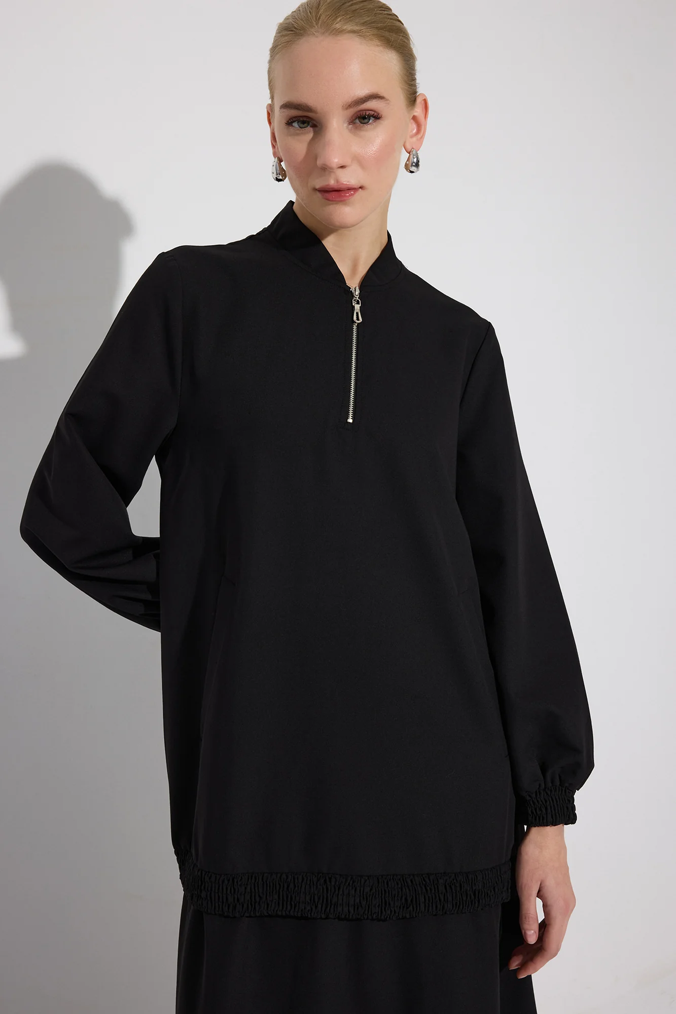 DRESS WITH POCKETS AND ZIPPER - Image 4