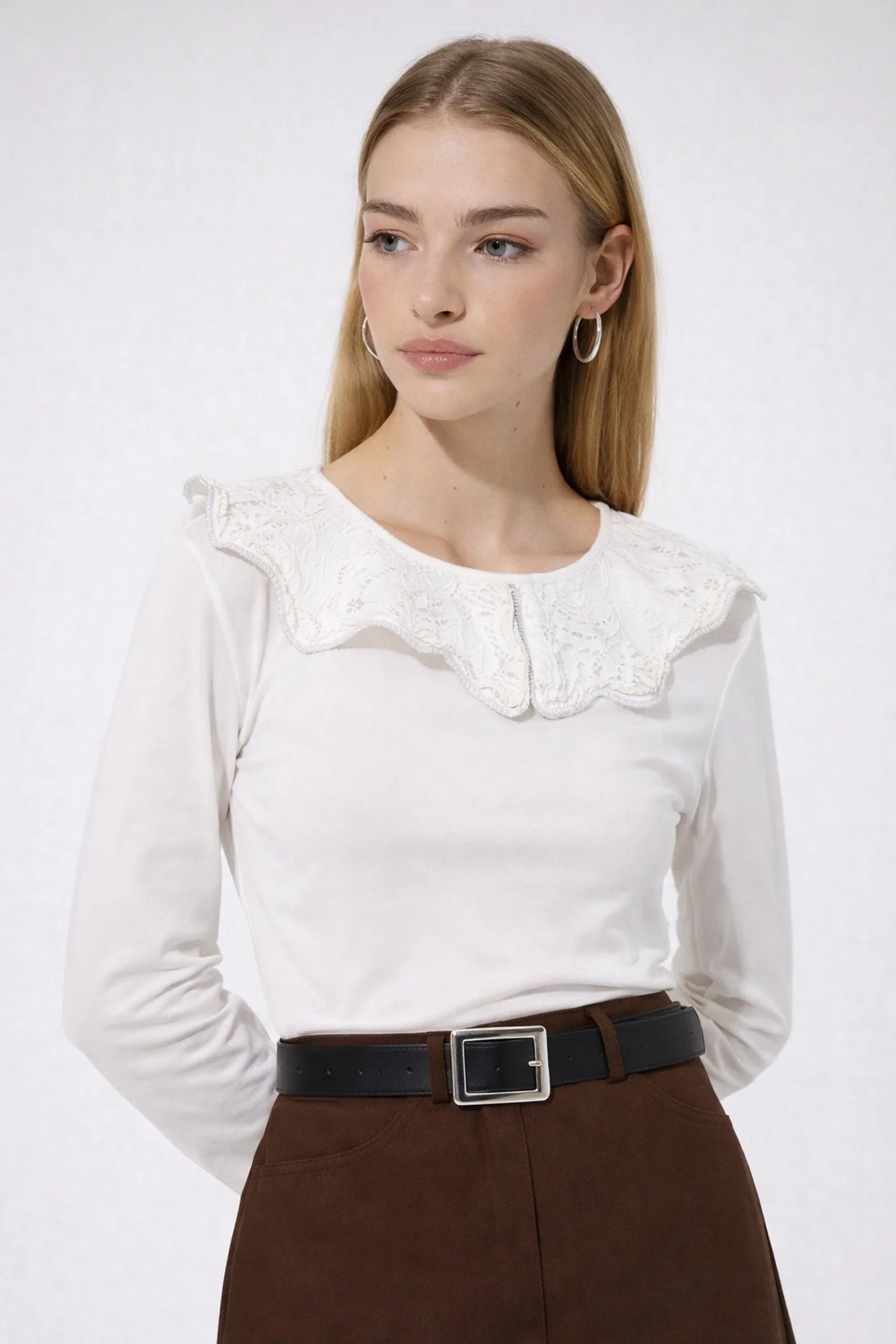 LACE COLLAR SNAP-BUTTON BODY