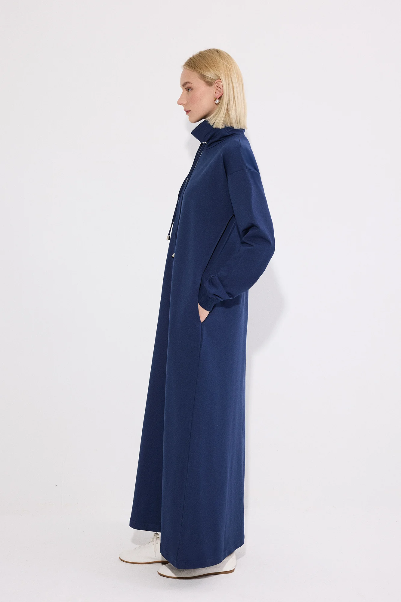 HIGH COLLAR KNIT DRESS - Image 4