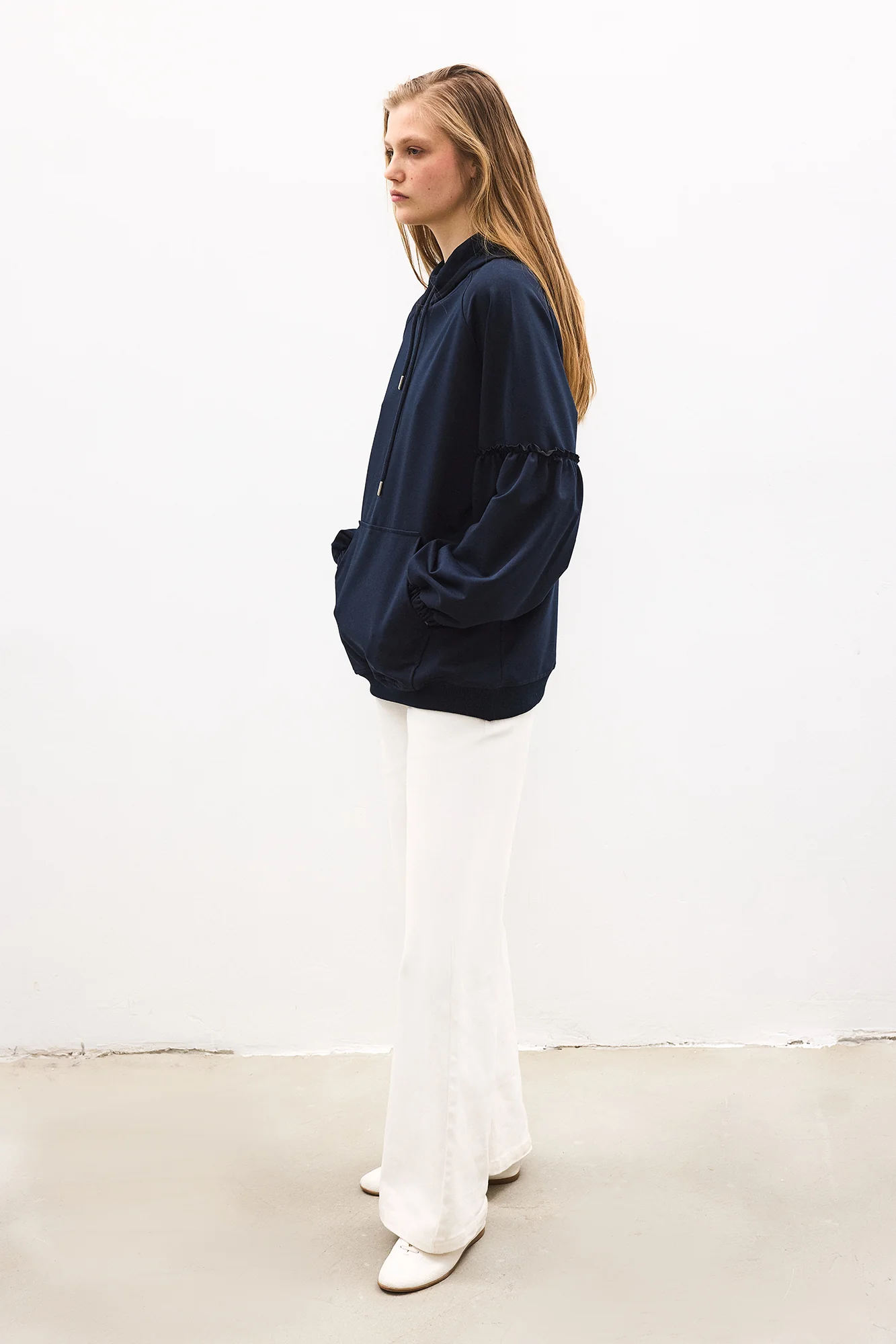 BALOON SLEEVE HOODED SWEATSHIRT - Image 2