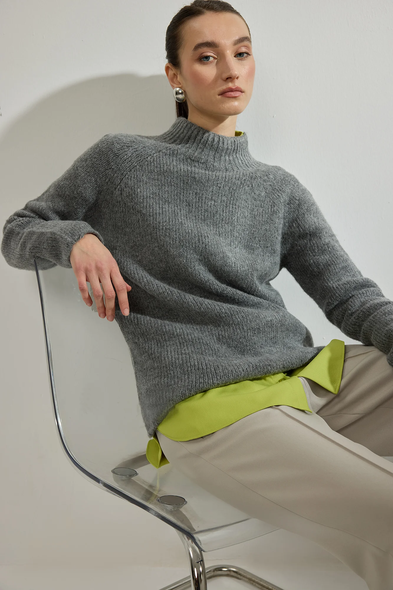 STAND-NECK KNITTED SWEATER