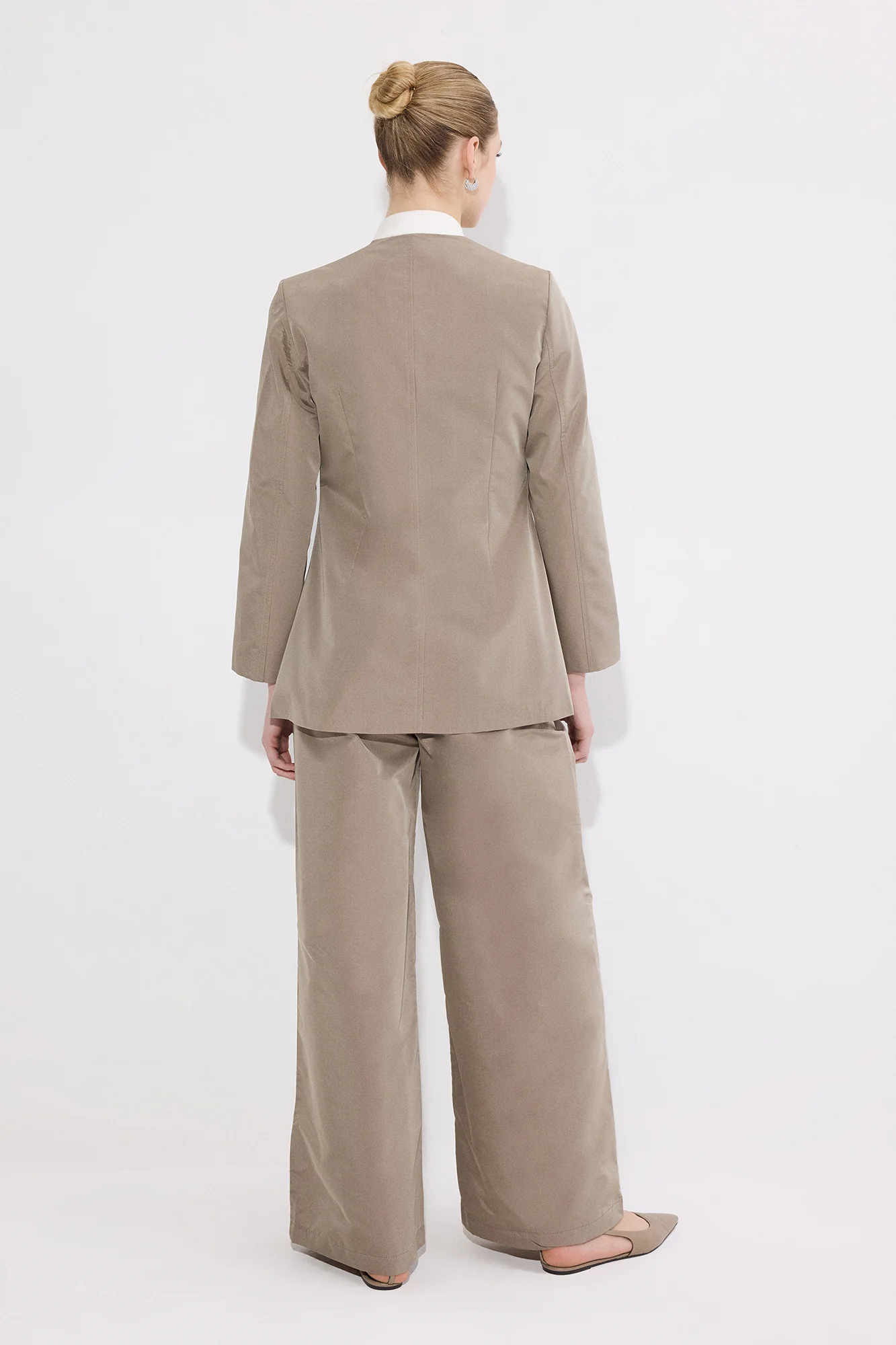 ASYMMETRIC JACKET AND PANTS SET WITH BUTTON DETAILS - Image 6