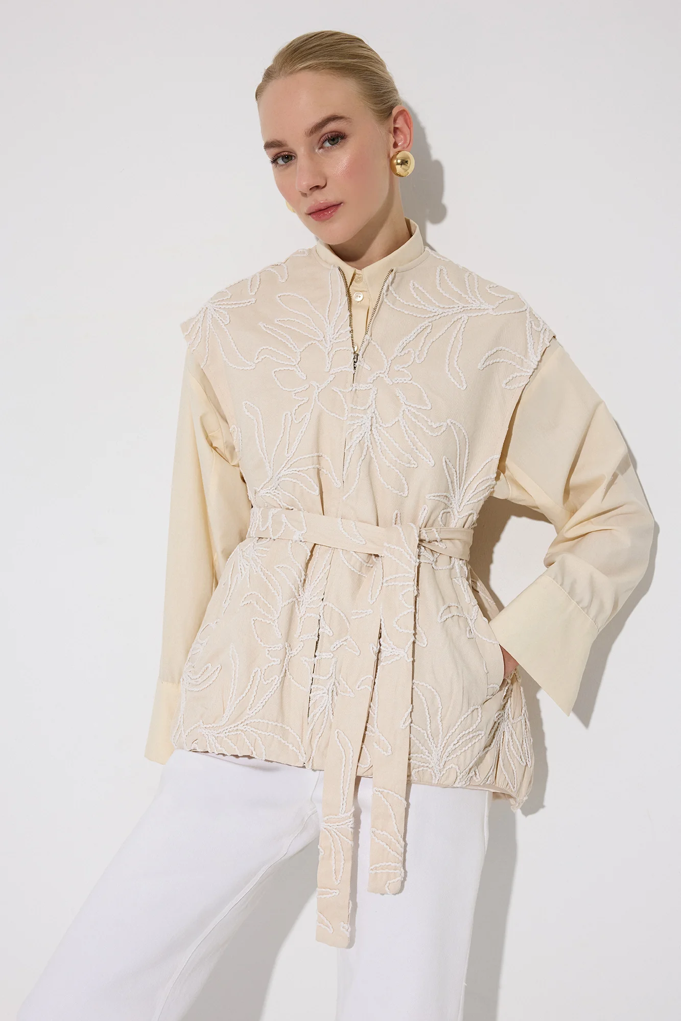 EMBROIDERED LONG GABARDINE VEST - Image 2