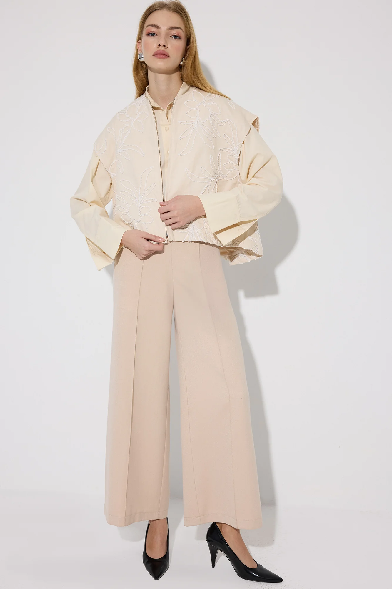 EMBROIDERED SHORT GABARDINE VEST