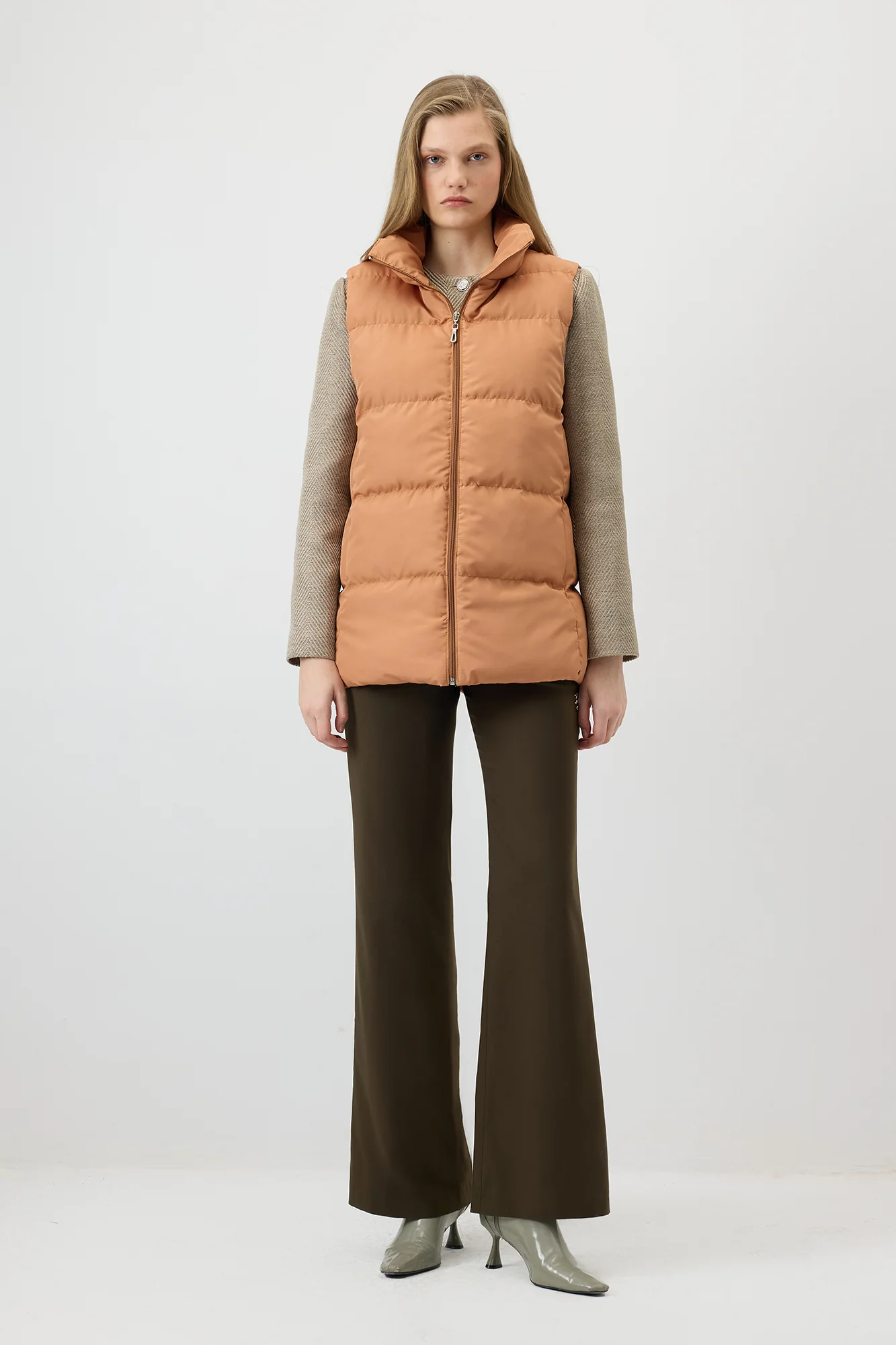 ZIPPERED PUFFY VEST - Image 2