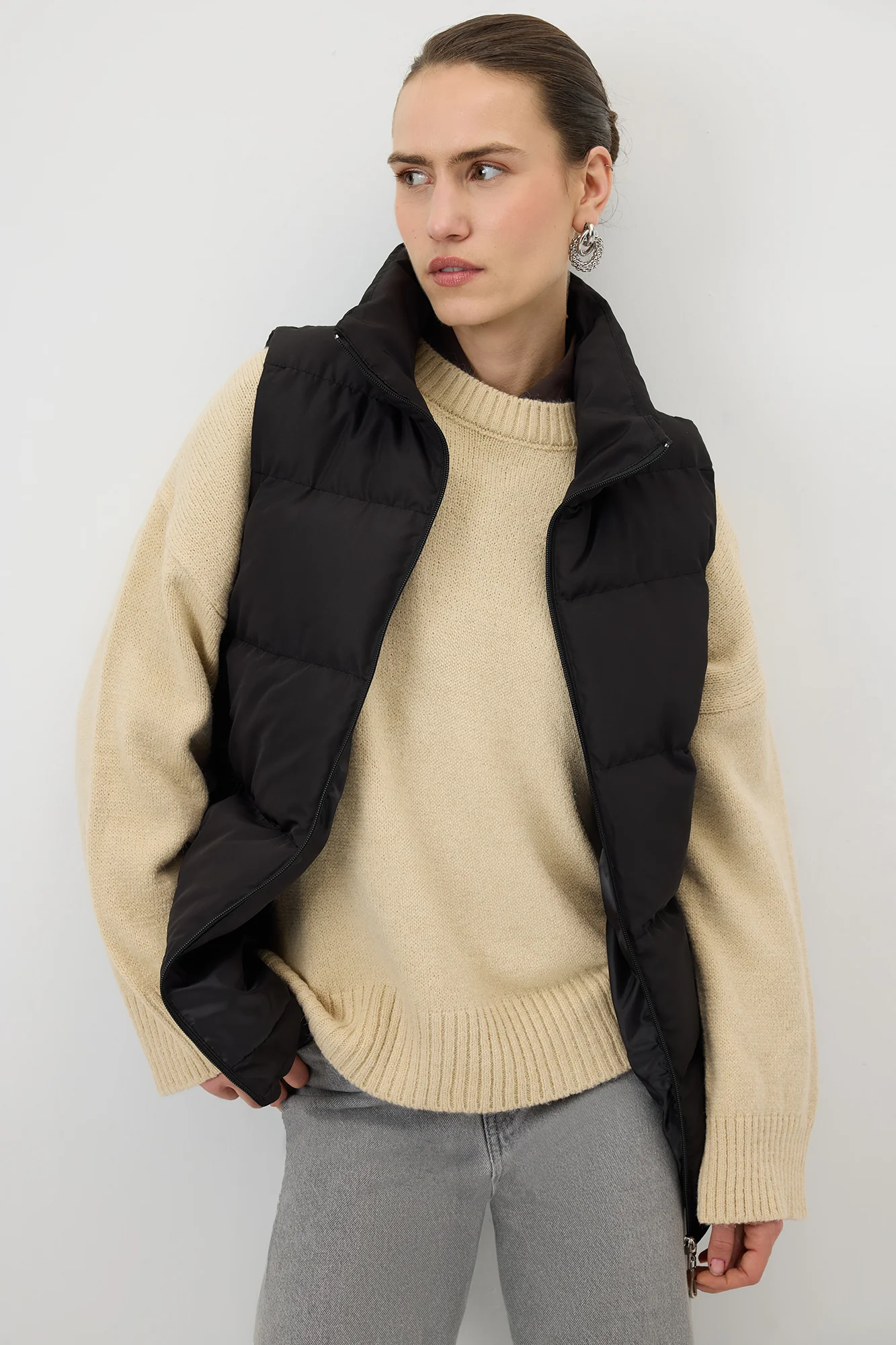 ZIPPERED PUFFY VEST