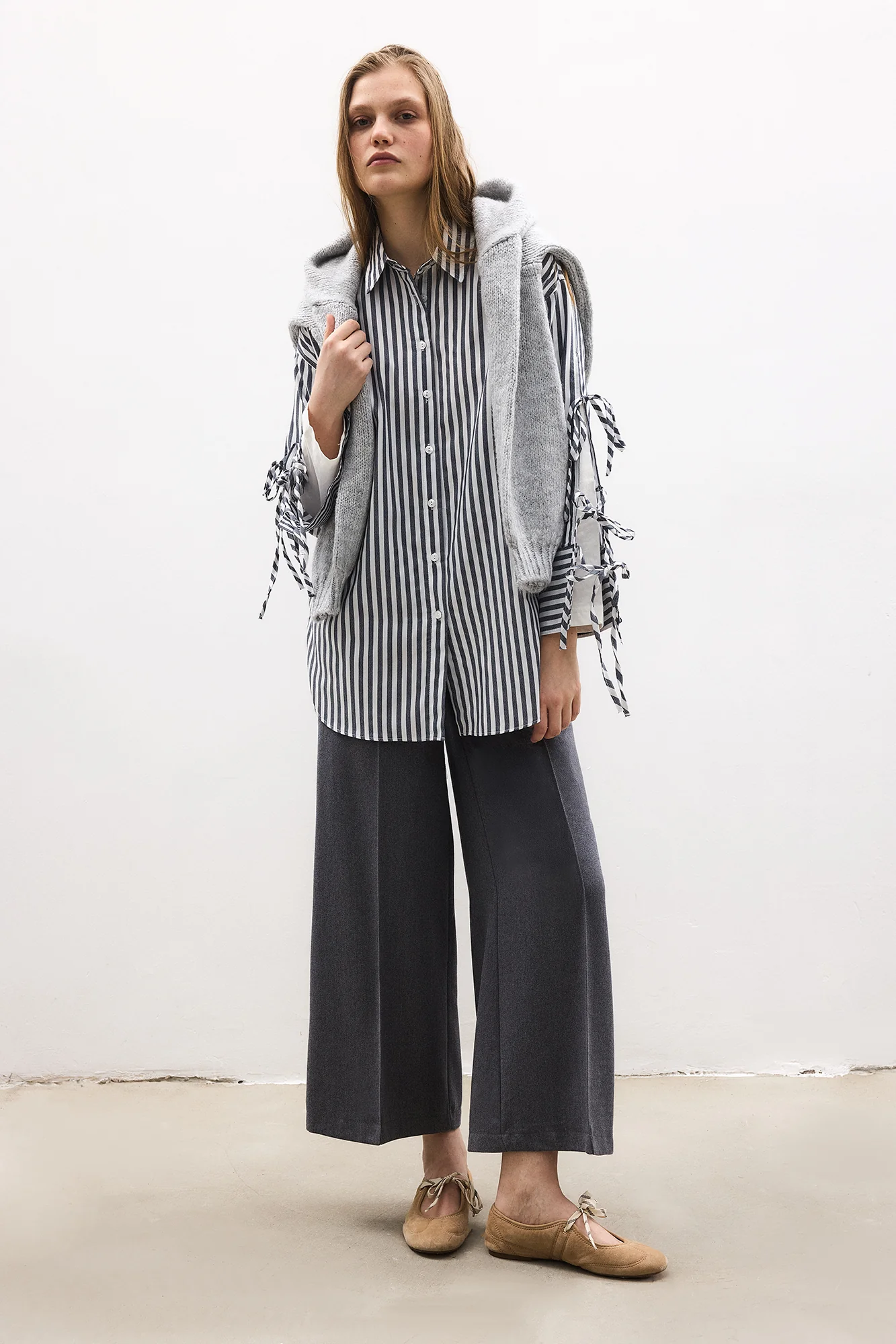 STRIPED SHIRT WITH BOW DETAIL - Image 3