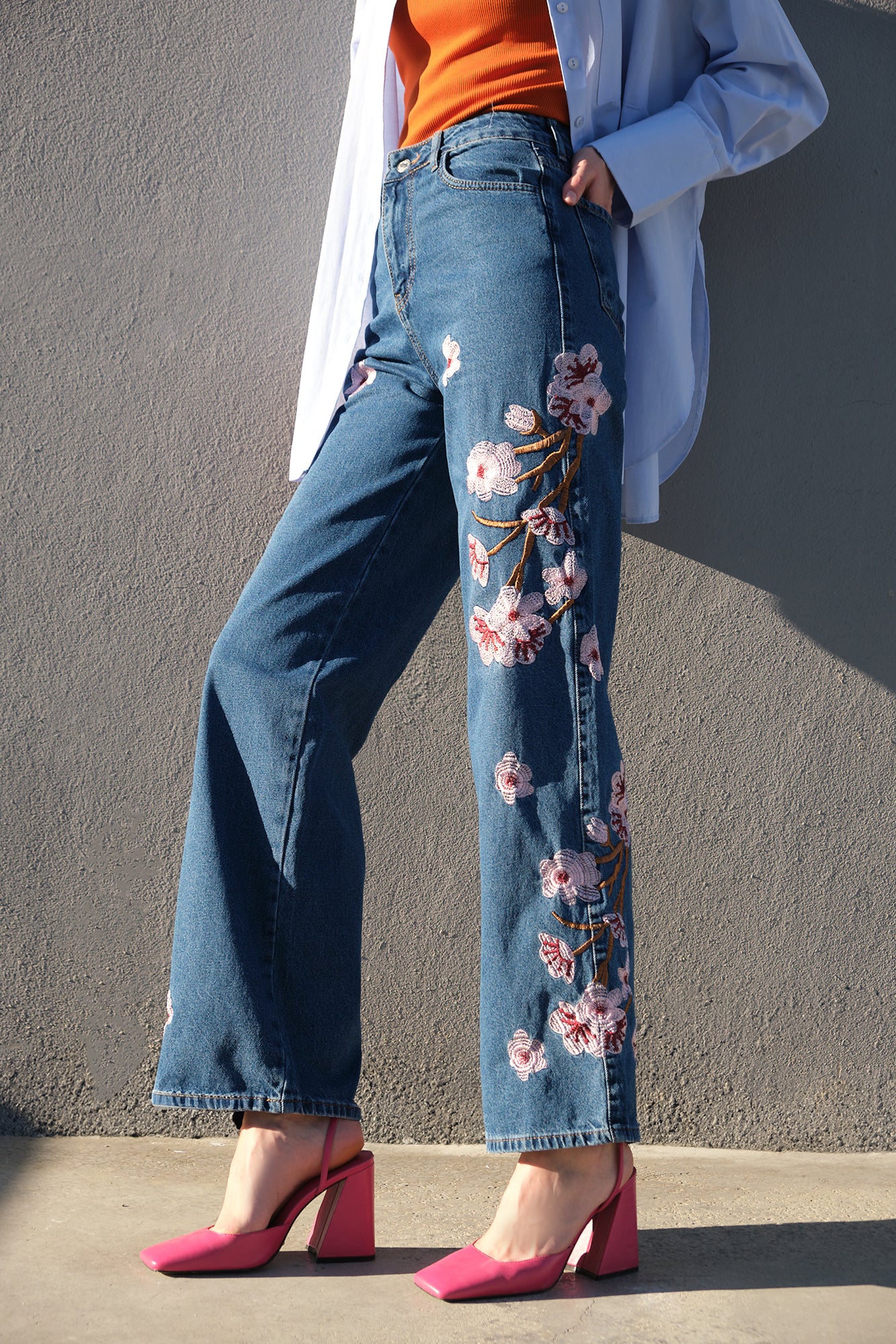 FLORAL EMBROIDERED DENIM TROUSERS - Image 2