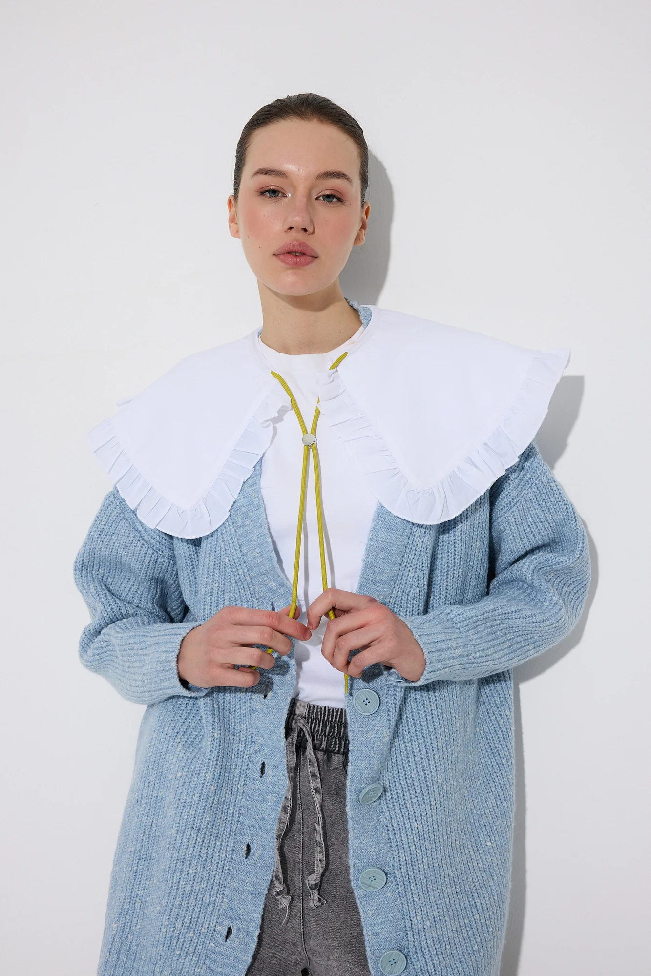 FRILED COLLAR