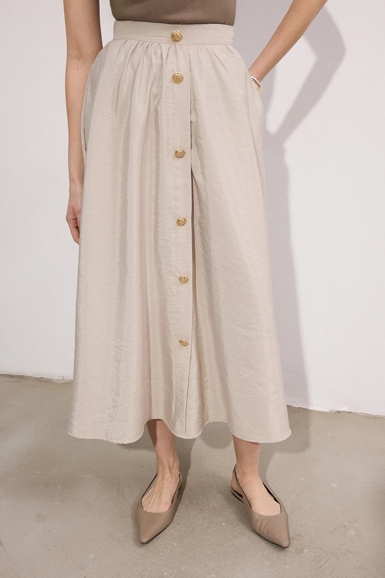 GOLD BUTTONED CUPRA SKIRT - Image 4