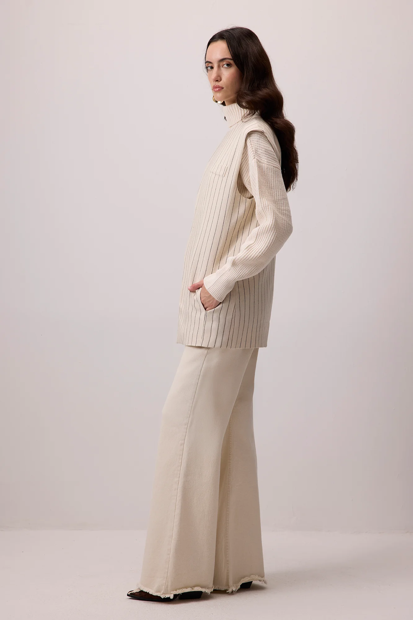LINEN TEXTURED STRIPED VEST - Image 4