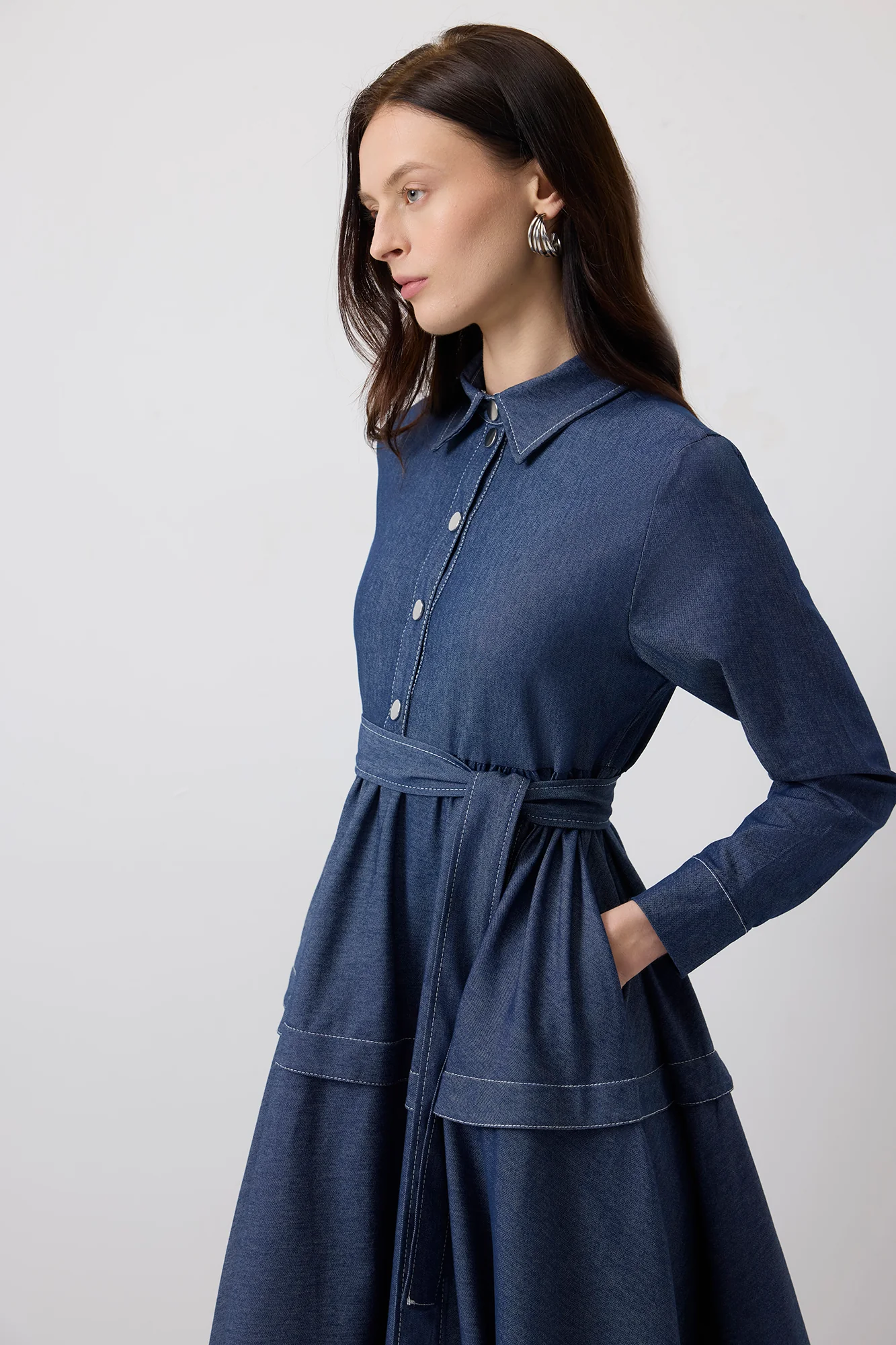 CONTRAST STITCHED SHIRT COLLAR DRESS - Image 4