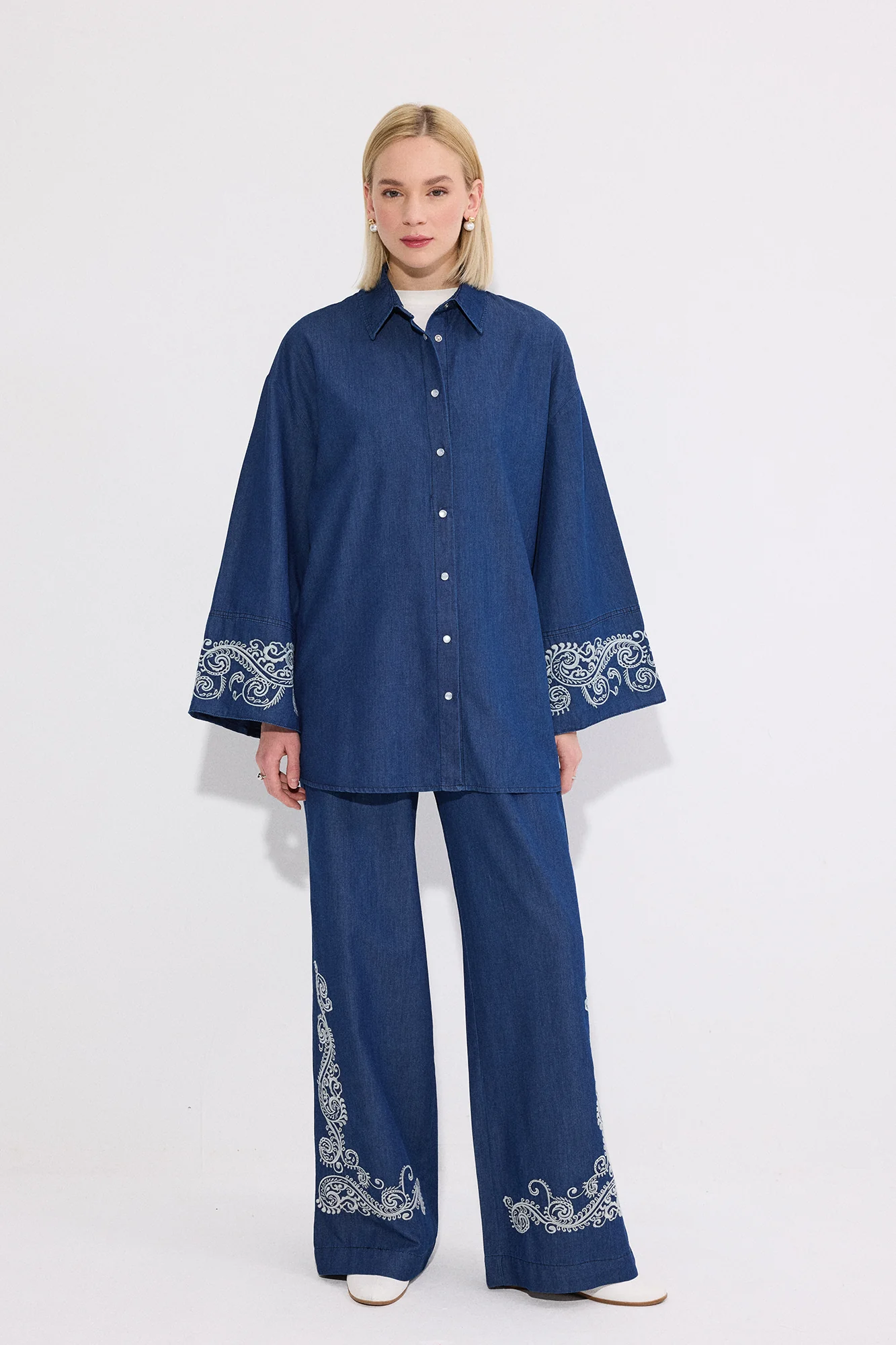 EMBROIDERY DETAILED JACKET