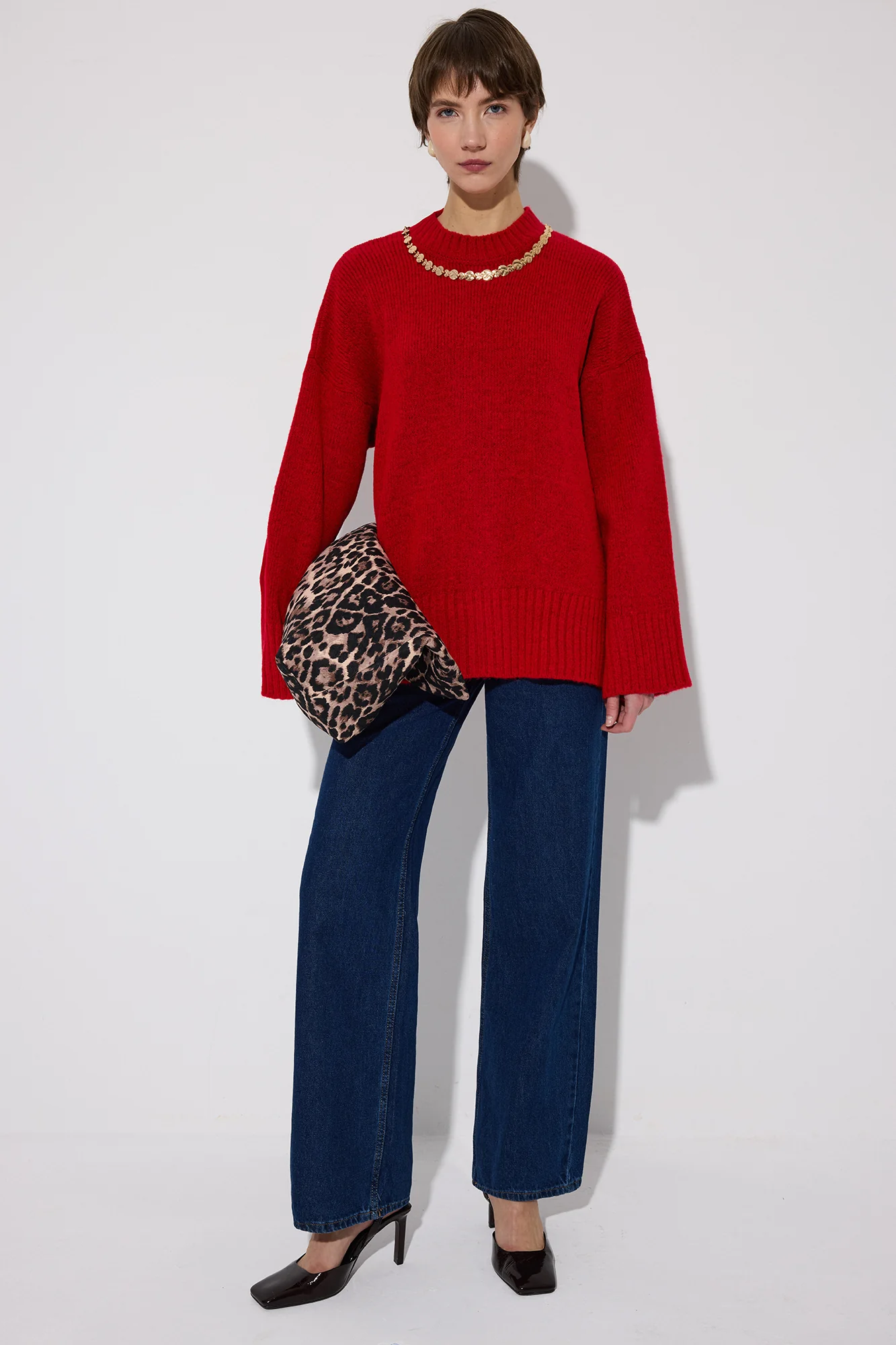 OVERSIZE KNIT SWEATER
