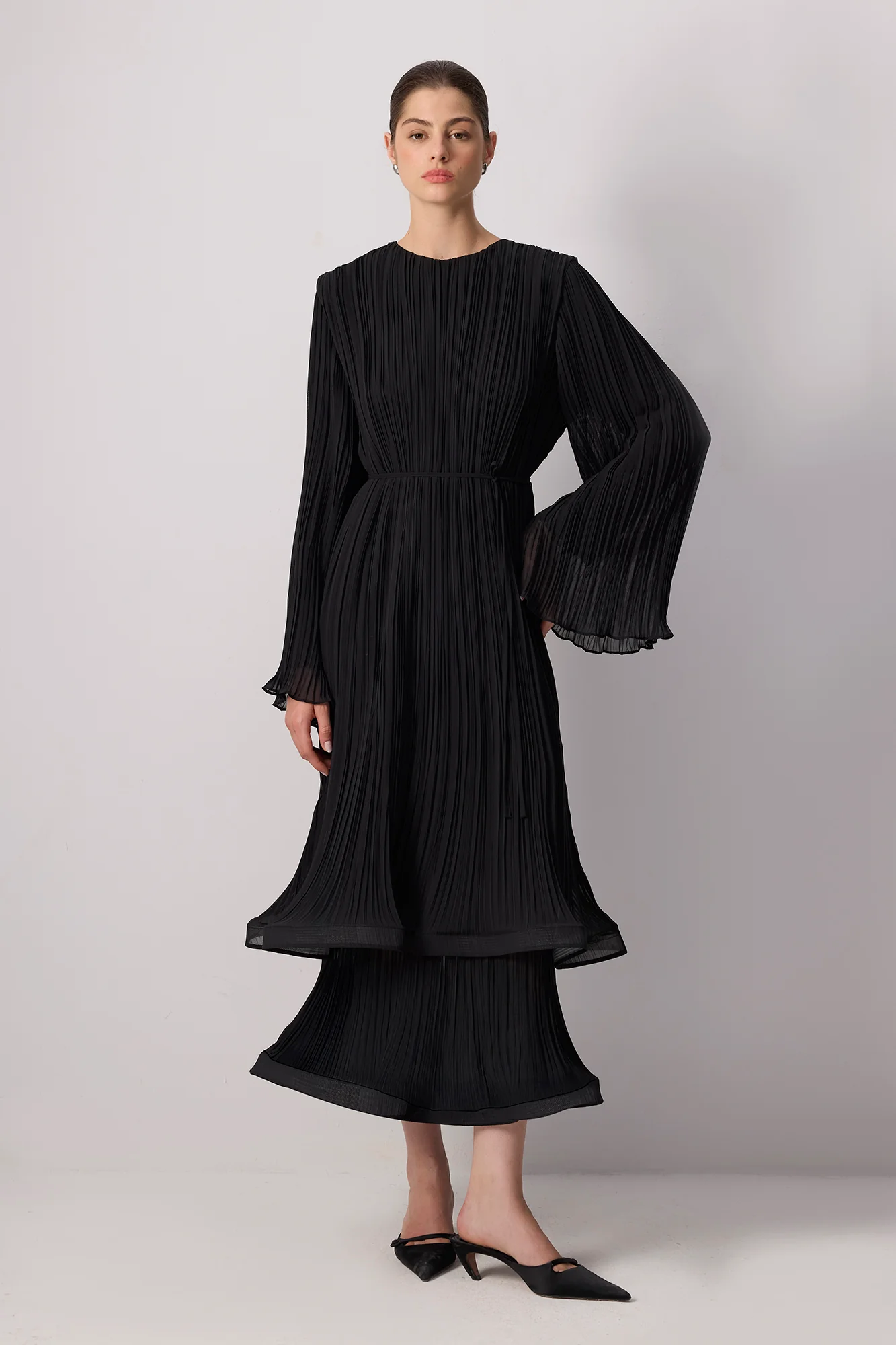 PLEATED CHIFFON DRESS WITH BINDING BELT