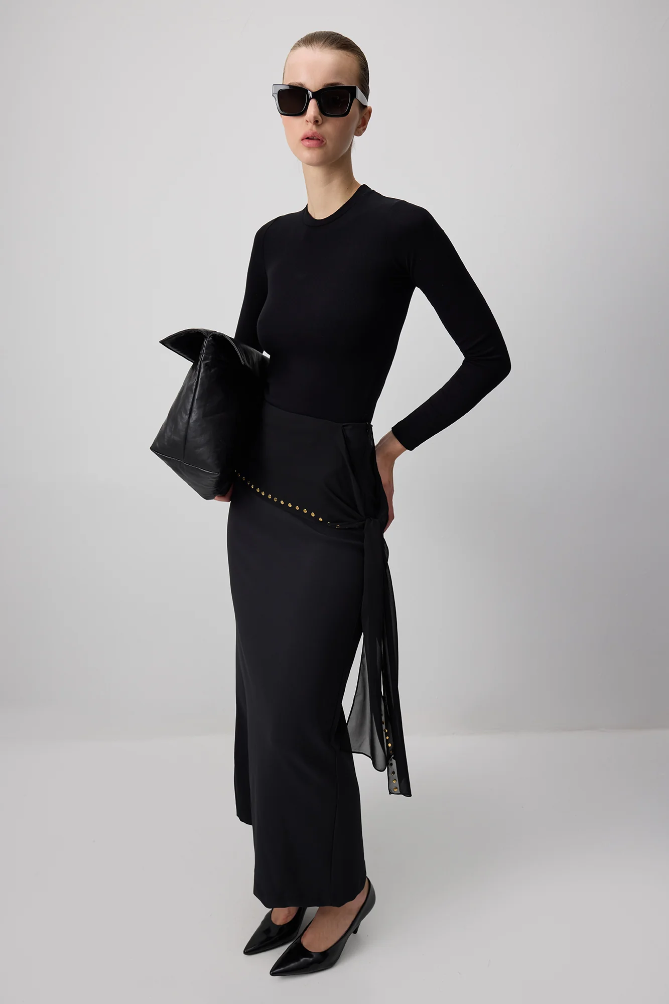 CREPE SKIRT WITH TROQUE DATAIL