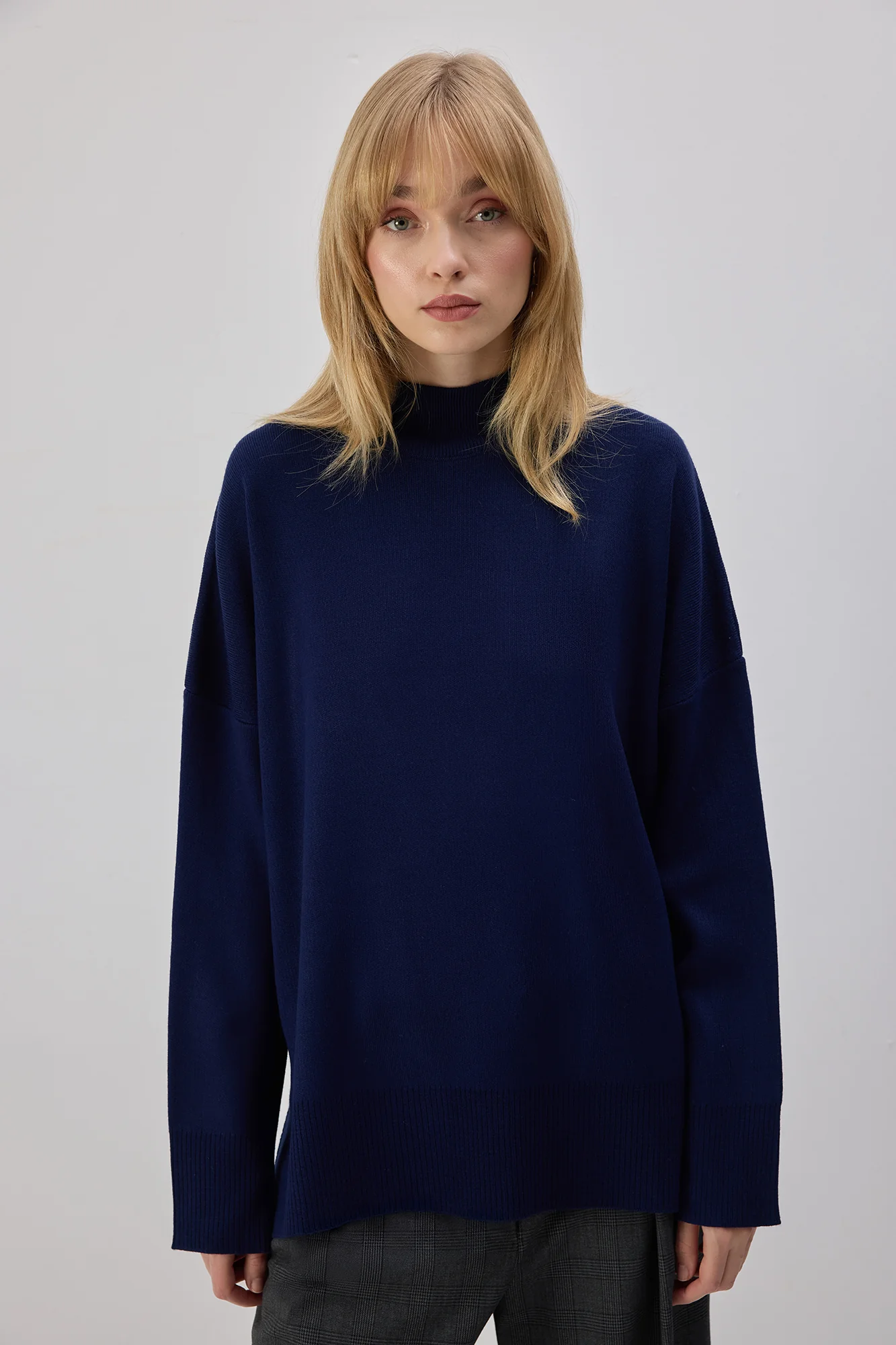 TURTLENECK BASIC KNIT SWEATER